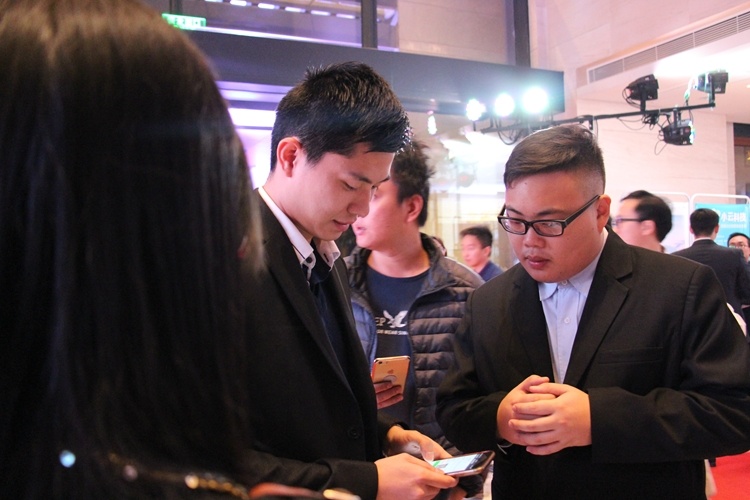 澳镭照明